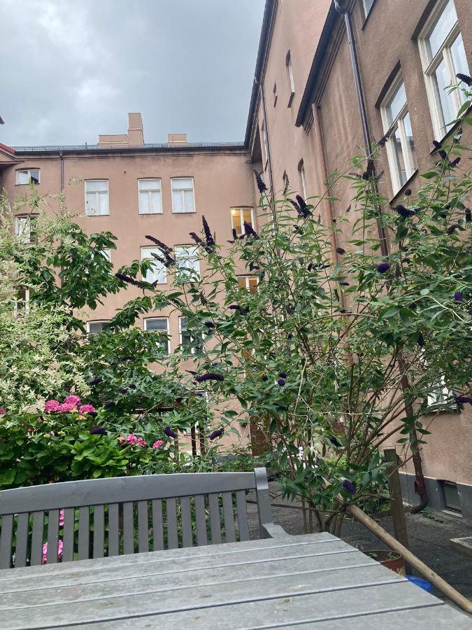 Rum Med Eget Badrum Och Stort, Delat Koek,Centralt I Malmoe A Room In An Apartment, Own Bathroom And Kitchen Shared With A Family Bagian luar foto