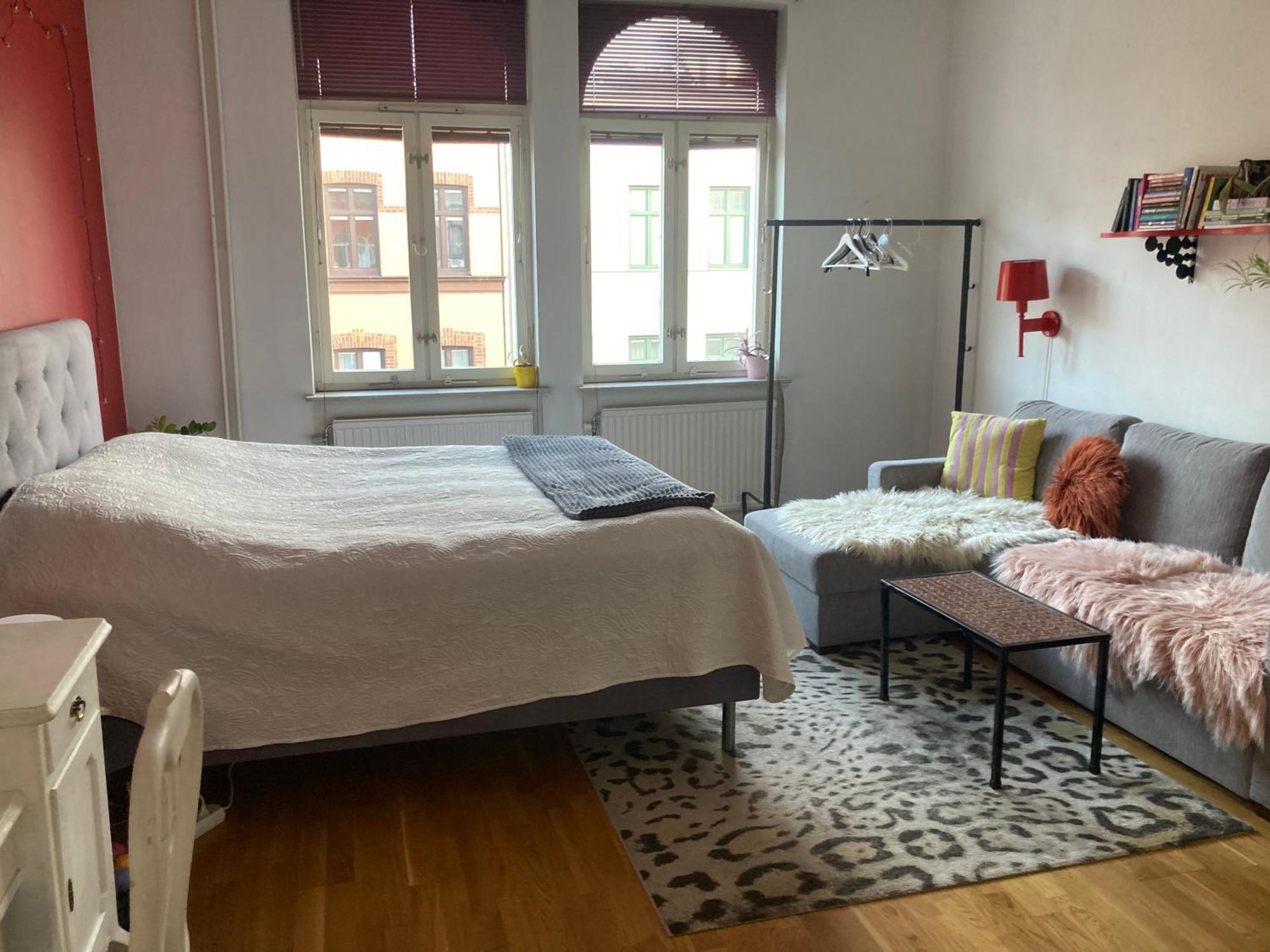 Rum Med Eget Badrum Och Stort, Delat Koek,Centralt I Malmoe A Room In An Apartment, Own Bathroom And Kitchen Shared With A Family Bagian luar foto